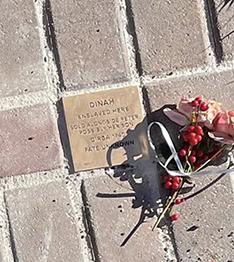 memorandum plaque with flowers